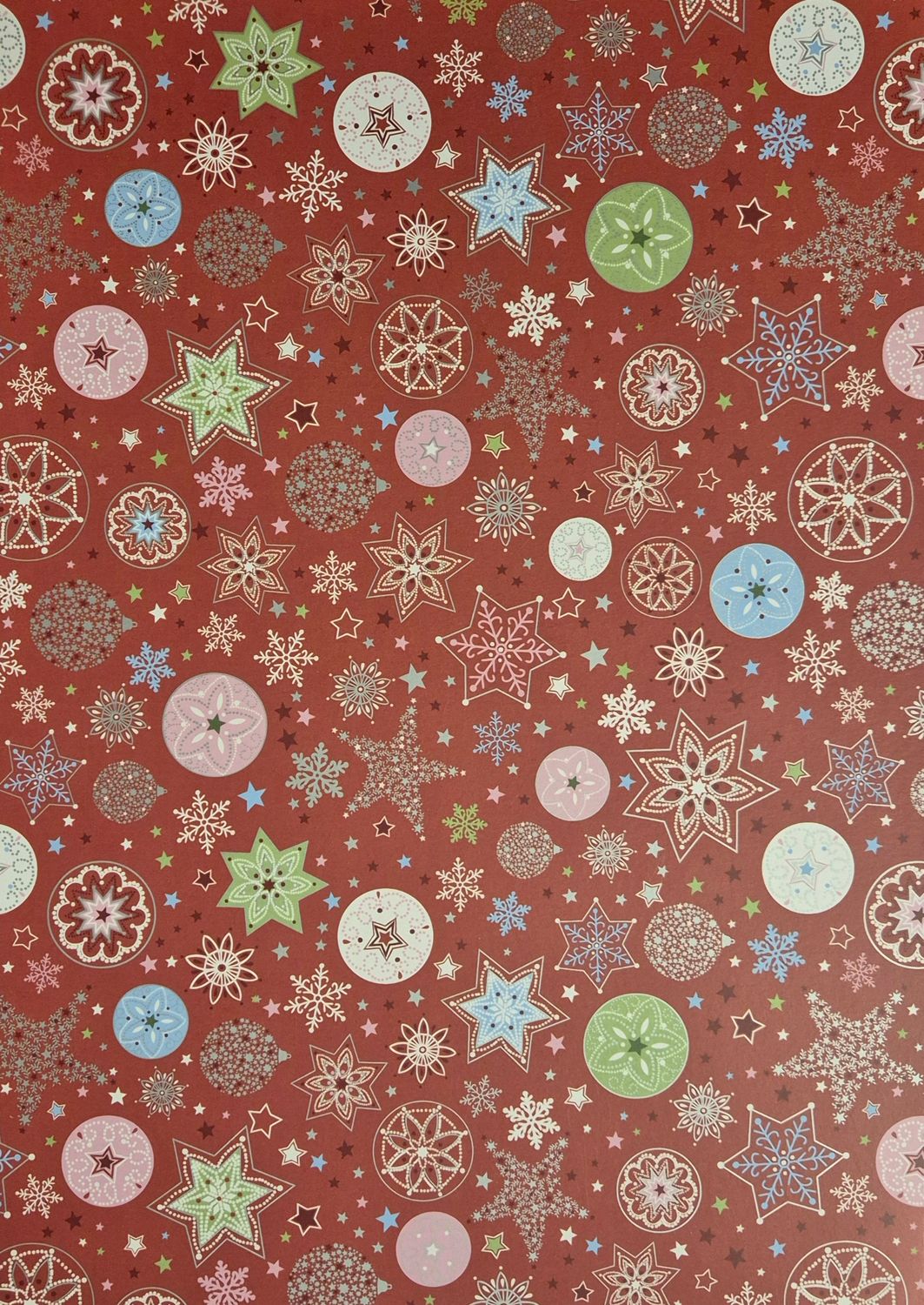 Kristalle und Weihnachtskugeln rot DinA4