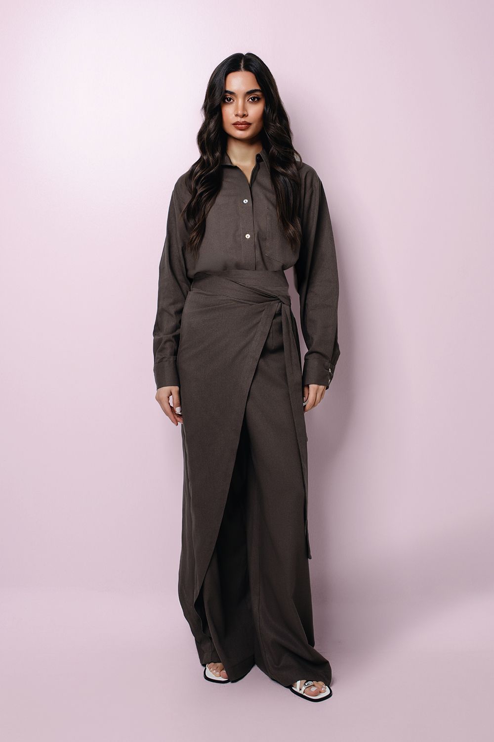 Linen Set in Deep Brown