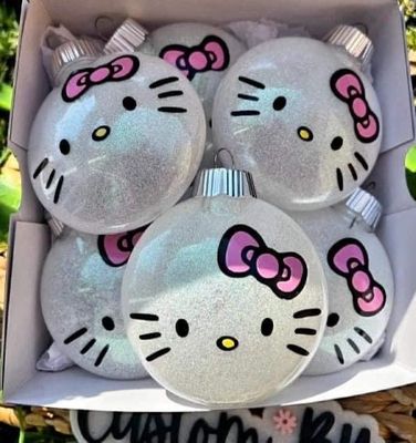 PaqueteHello Kitty  6 esferas de 8cm