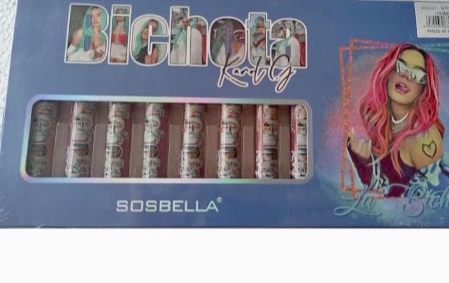 Set Labiales 12 piezas Bichota