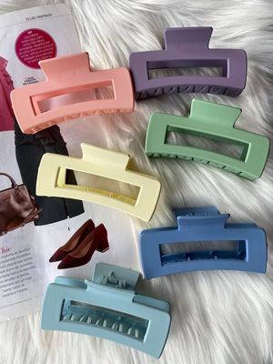 Docena Pinza Rectangular grande se envía la docena color negra o docena colores