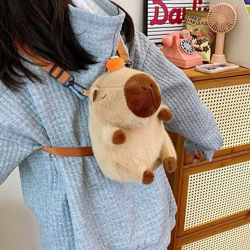 Mochila capibara chica Modelo  Naranja