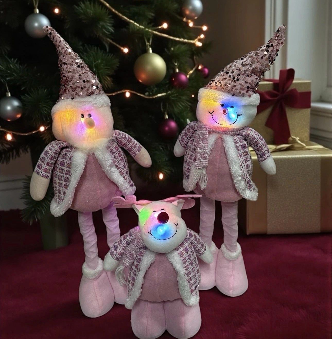 Muñeco Navideño Paton Con Luz Led  color Rosa se envía modelo surtido al azahar