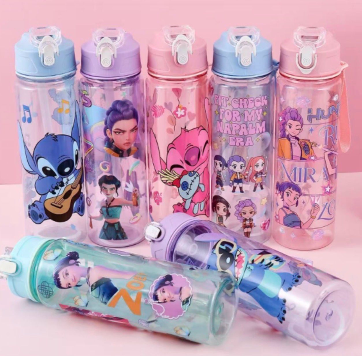 Botella 800ml Kpop &amp; Stitch el diseño se envía surtido al azahar
