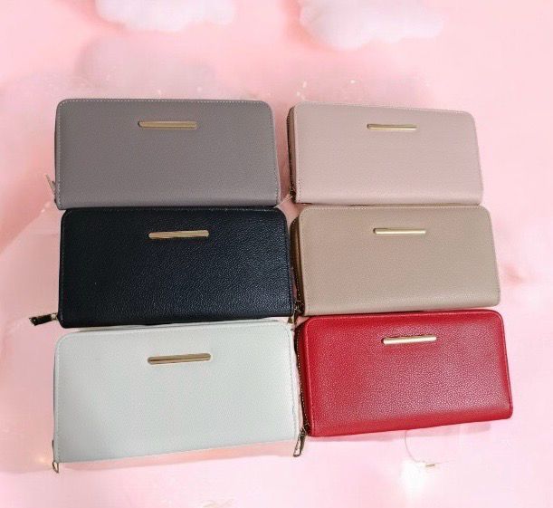 Cartera 1 cierre modelo detalle metal