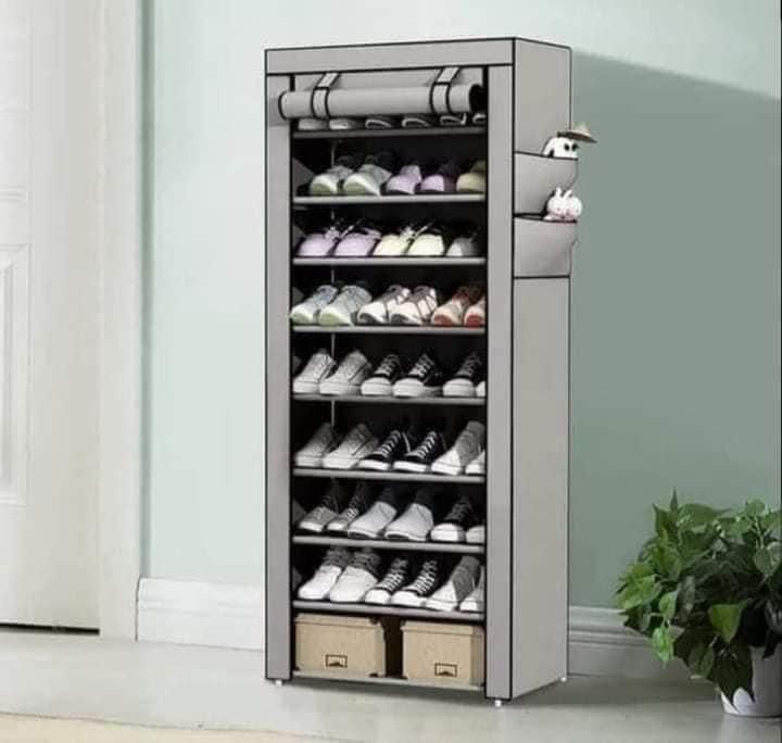 Zapatera con cubre polvo