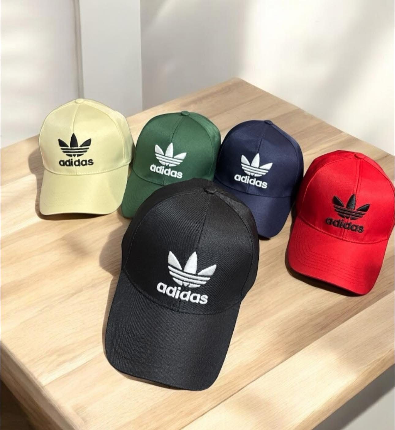 Gorra Adidas 1 pieza se envía color surtido al azahar