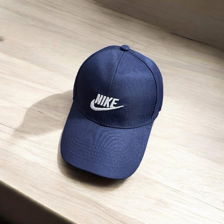 Gorra Nike 1 pieza se envía color surtido al azahar