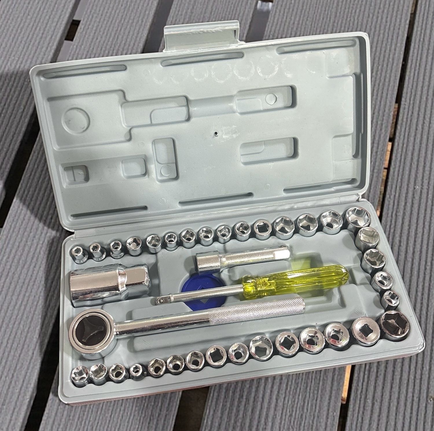 Juego de herramientas matraca con dados