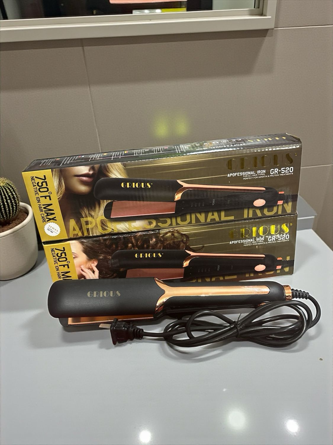 Plancha Grious 750 Cabello Surtido