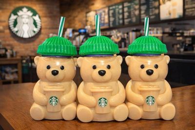 Vaso tipo Starbuck de plástico delgado