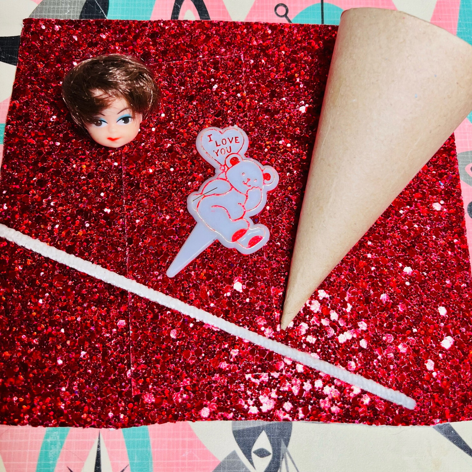 Cone Doll Kit Red Glitter