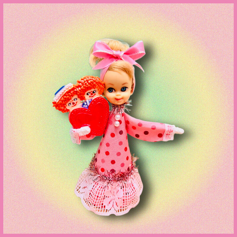 Valentines Kiddle with Raggedy Ann &amp; Andy