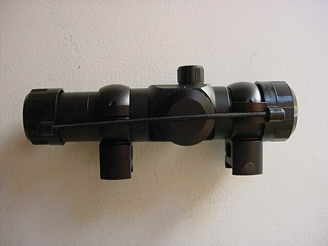 Pistol scope w/ 2 mounting rings