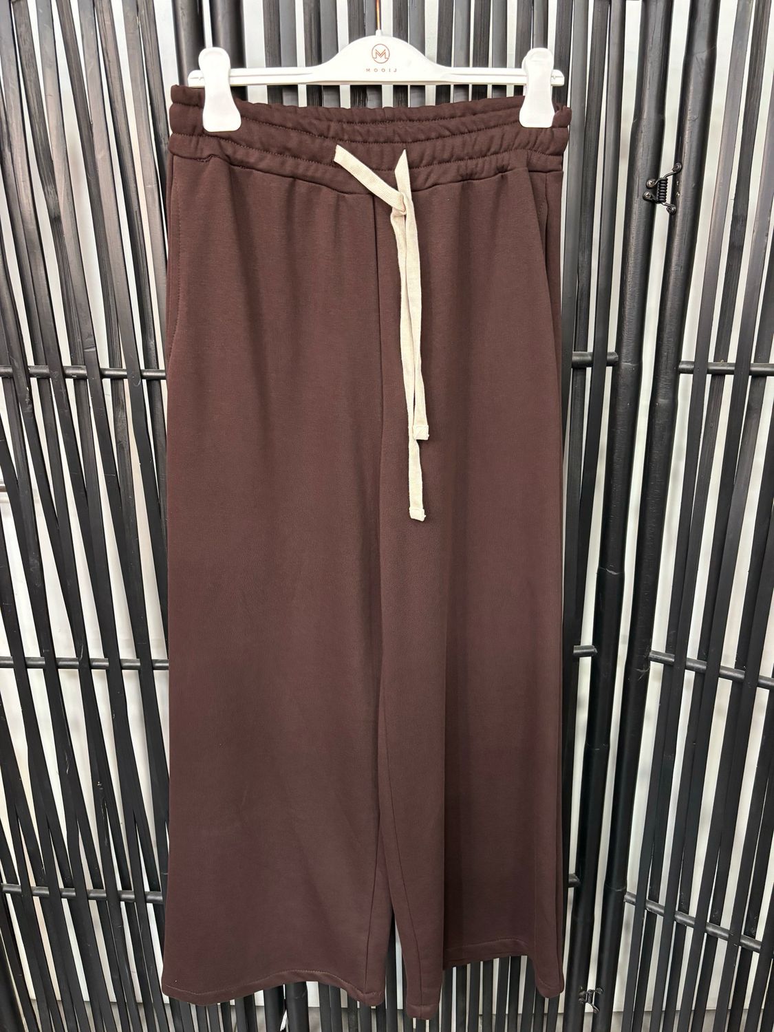 Pantalón chocolate