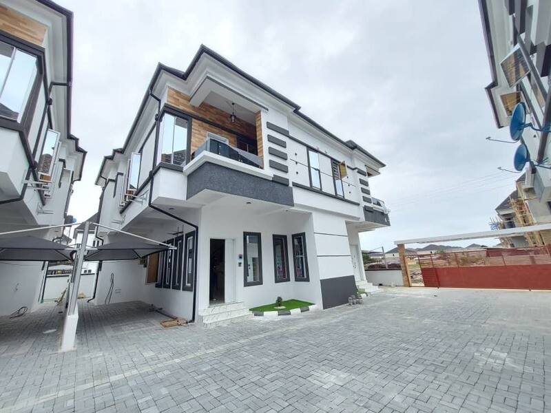 4 BEDROOM SEMI-DETACHED DUPLEX( 2nd Toll gate Lekki Lagos)