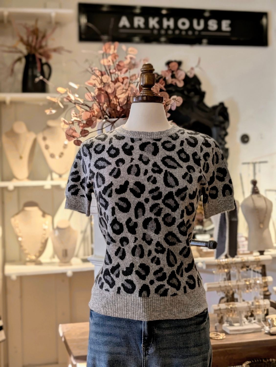 Short Sleeve Leopard Sweater 