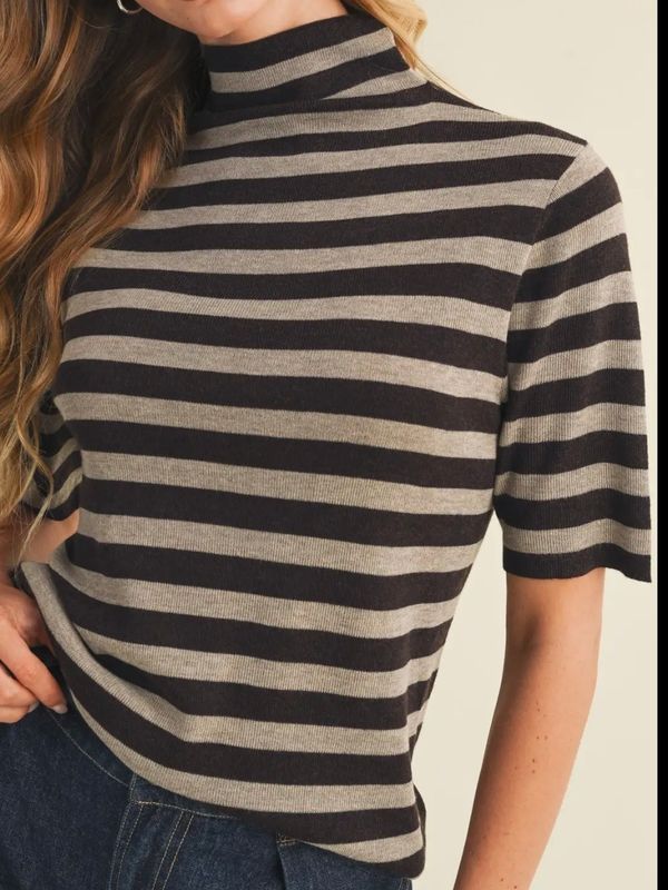 Mock Neck Short Sleeve 