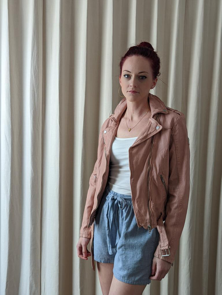 Mauritius - Wild Leather Jacket in Pink