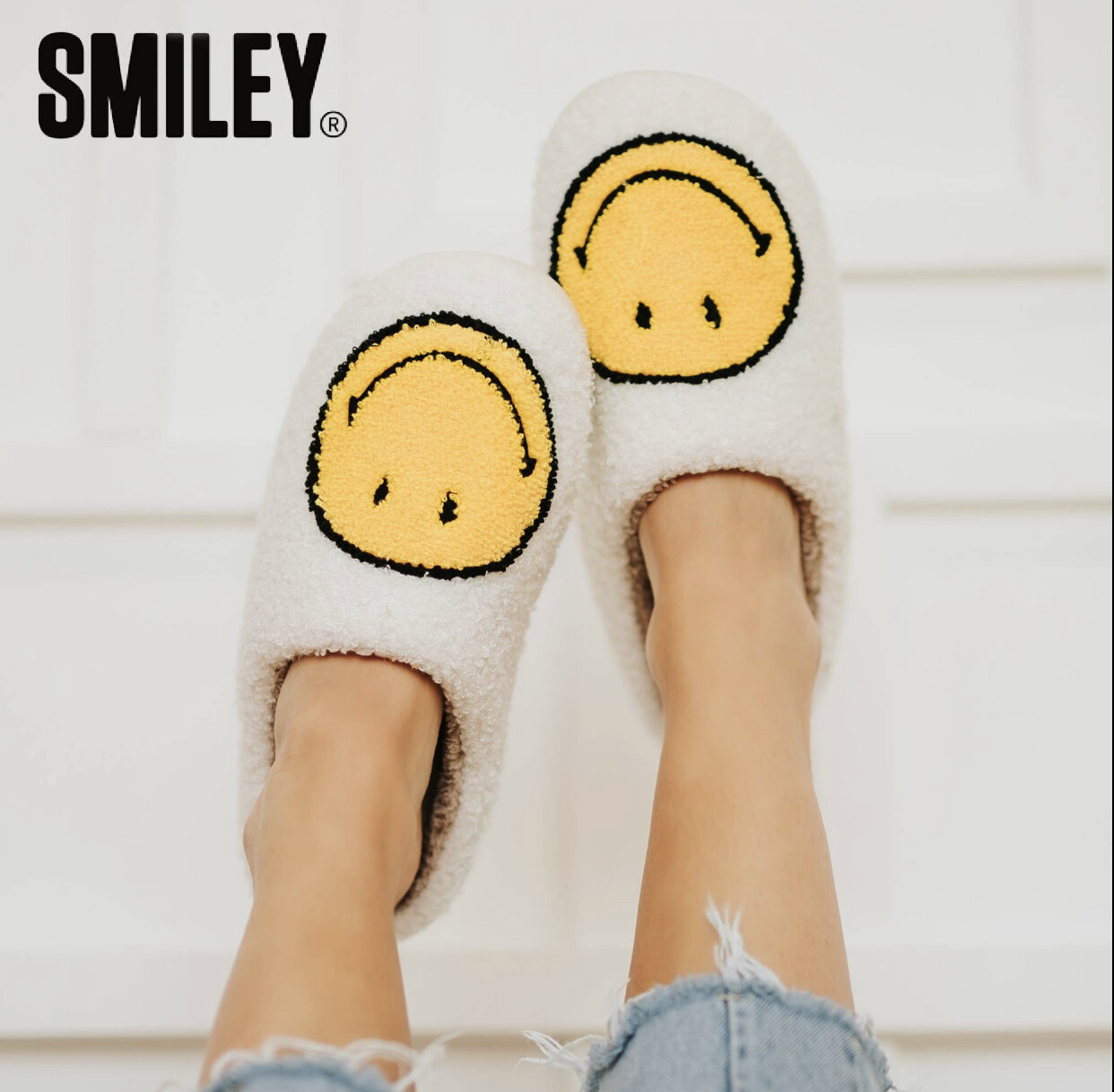 Pretty Simple - Smiley Slippers - White
