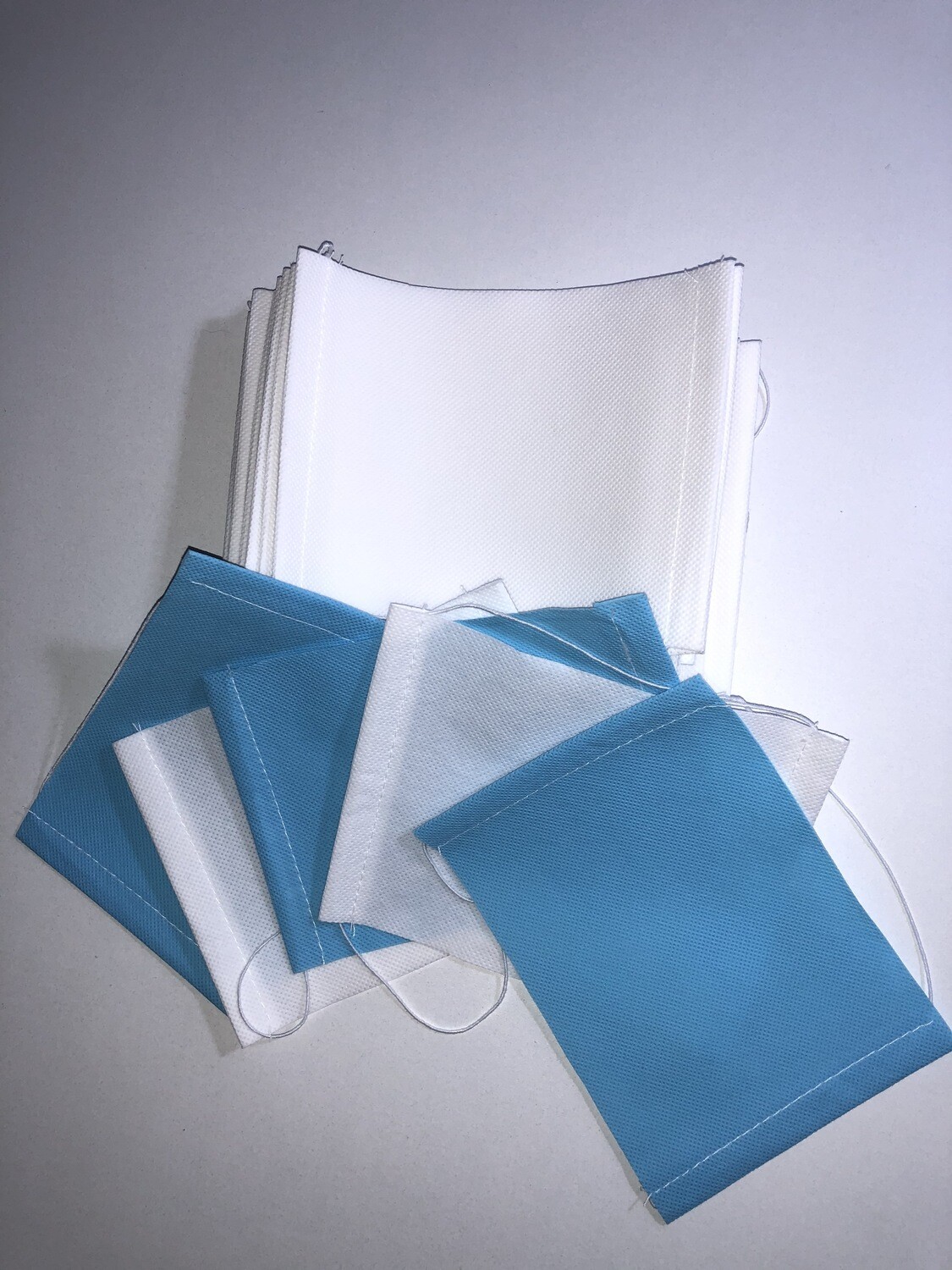2)   Uniformes Médicos y de Laboratorio