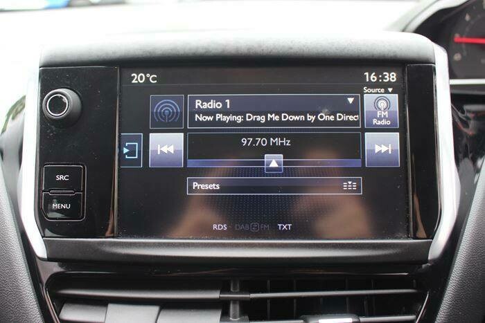 Peugeot 2008 Touch screen repair while you wait 9805301780 / 9803584280 / 9812862880