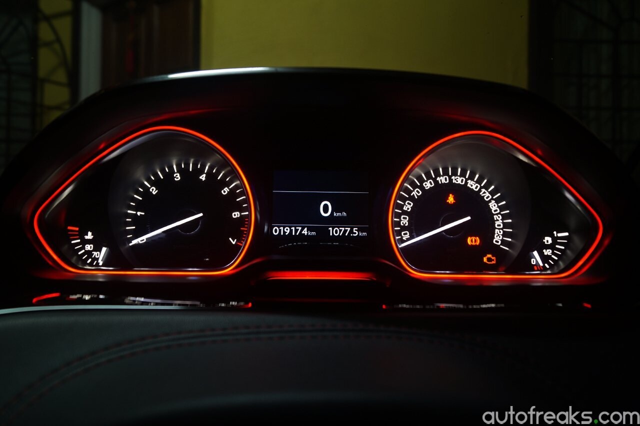 Peugeot 208 Premium Speedo cockpit with Colour display + red led halo lighting - Exclusive