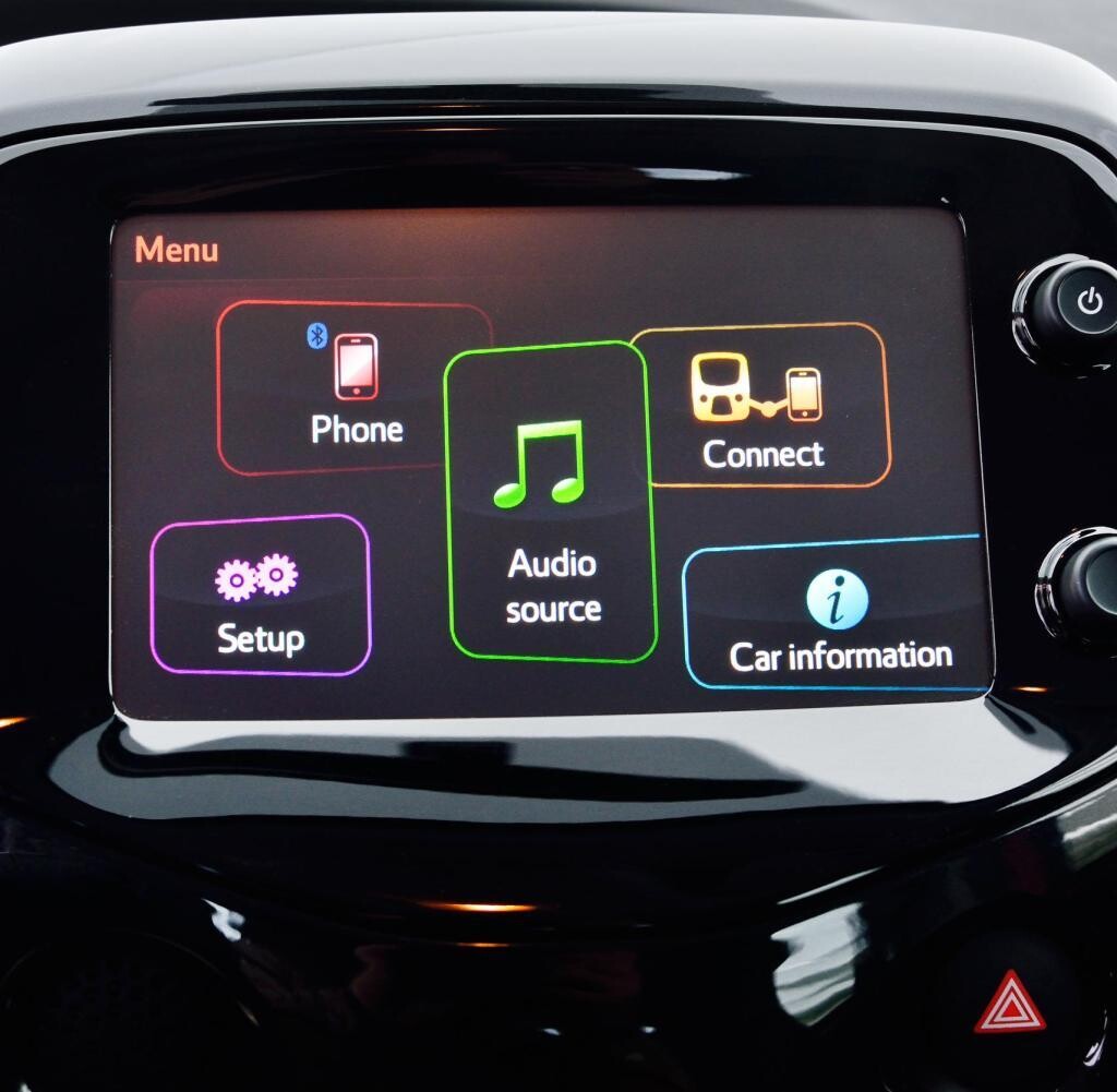 Toyota Aygo touchscreen repair while you wait or via post