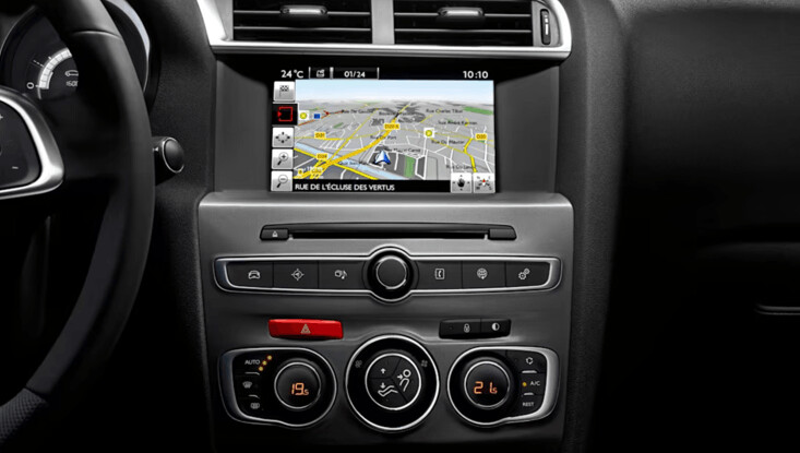 Citroen DS4 touchscreen repair while you wait or via post 9813810680