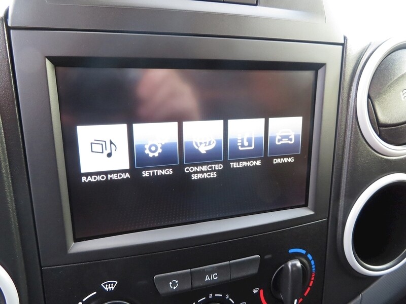 Peugeot Partner Apple Car Play Remote Activation 2016+