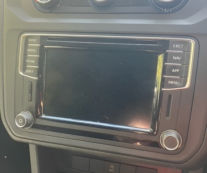 VW Caddy Life MK 4  touchscreen repair