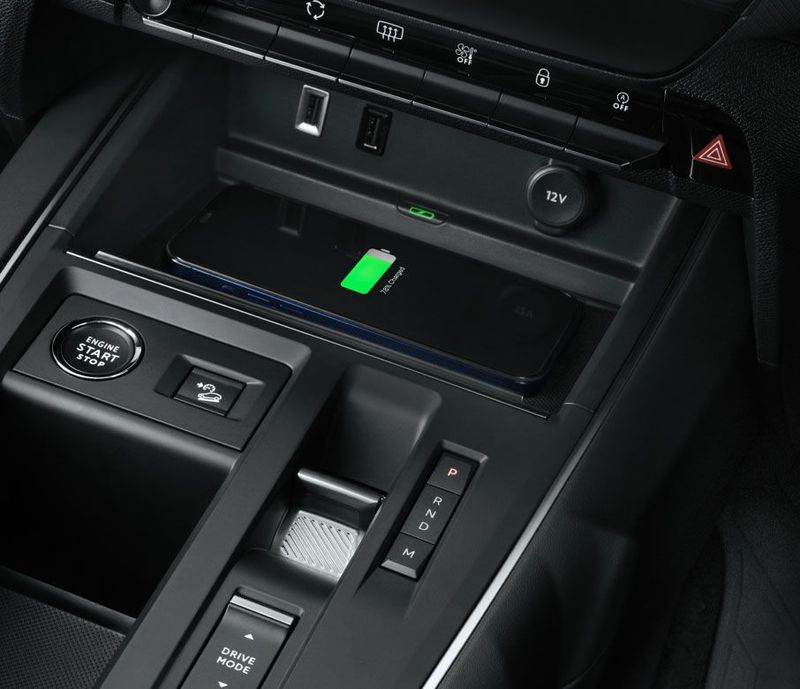 Citroen C4 wireless charging pad remote activation service 2022-2025