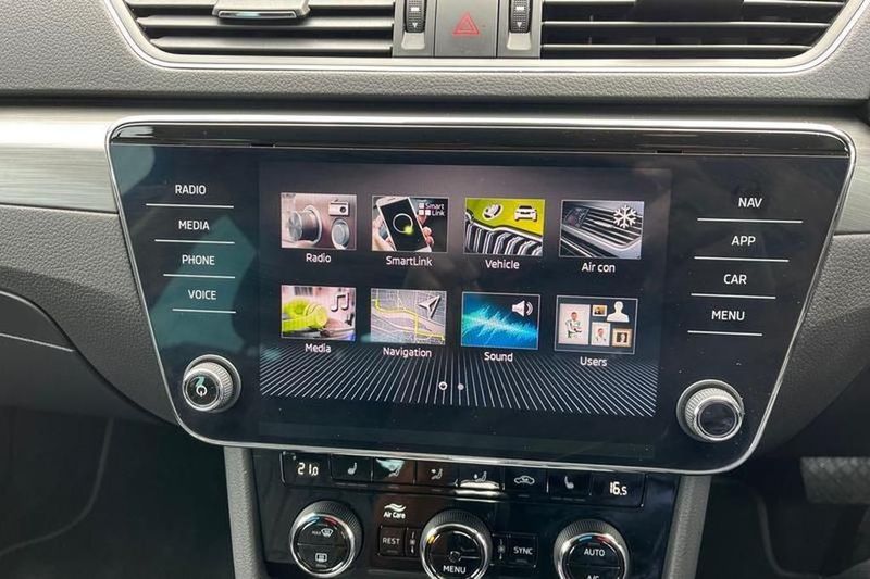 Skoda Superb touchscreen repair