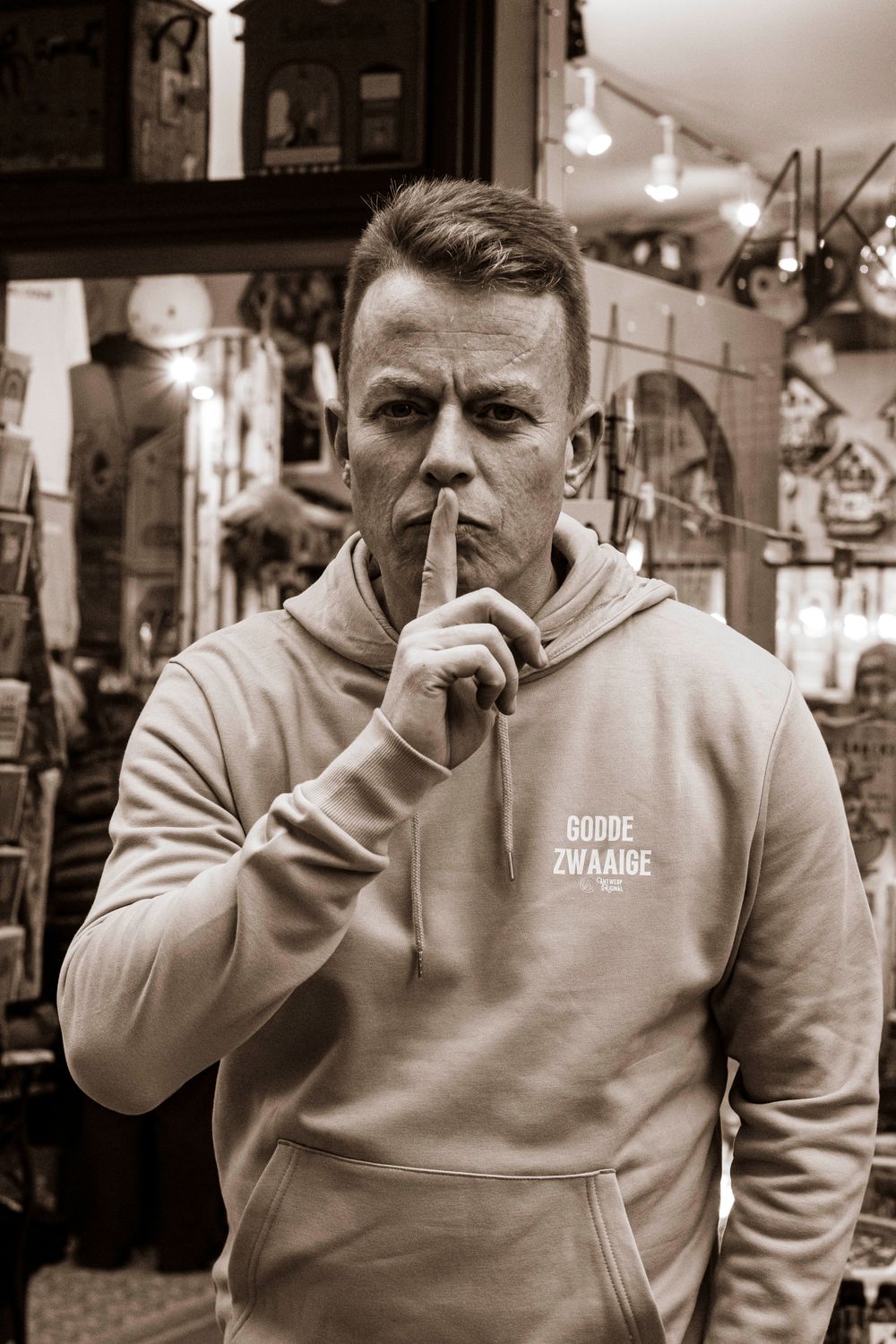 HOODIE - GODDE ZWAAIGE