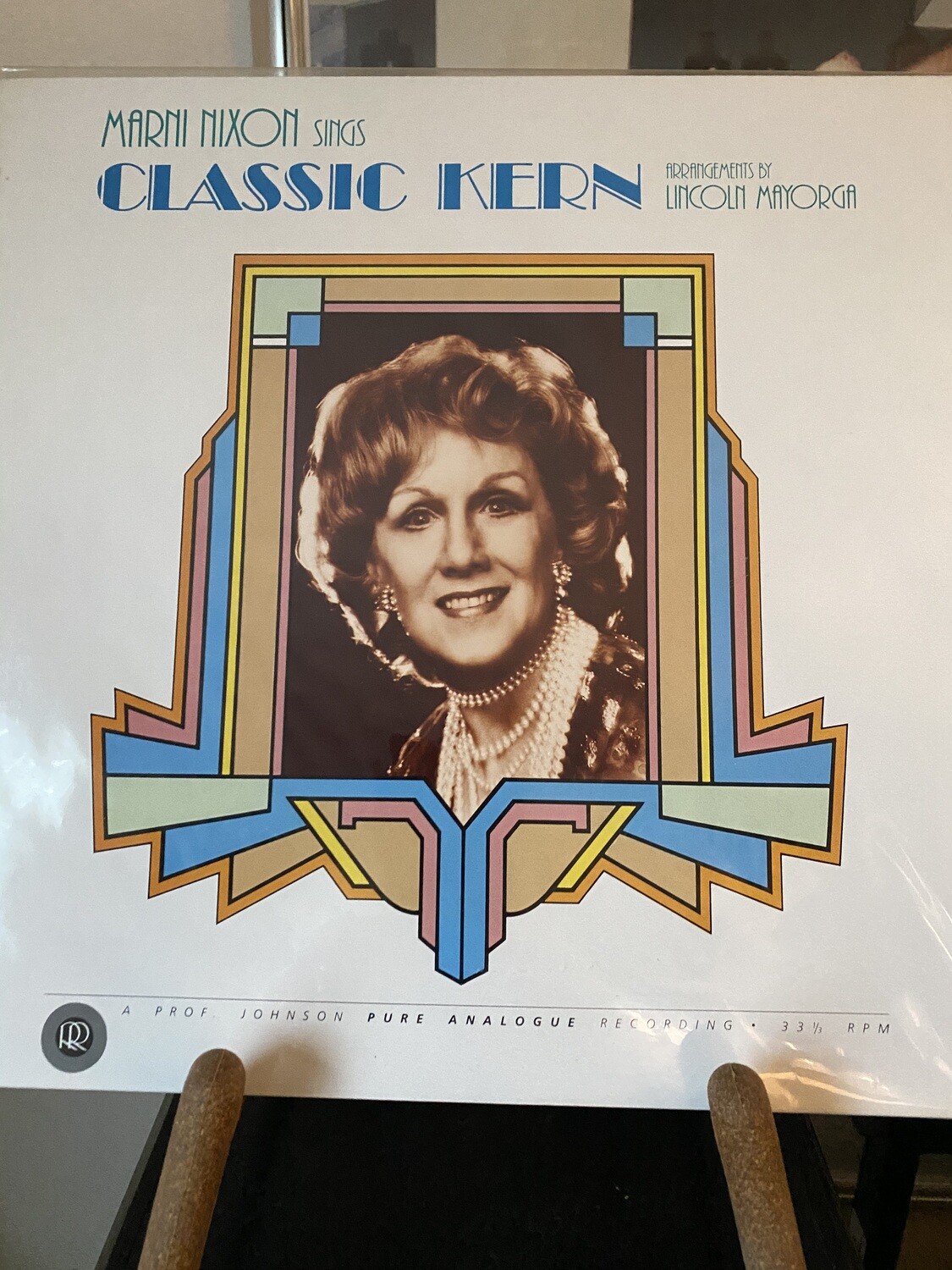 Marni Nixon
sings Classic Kern