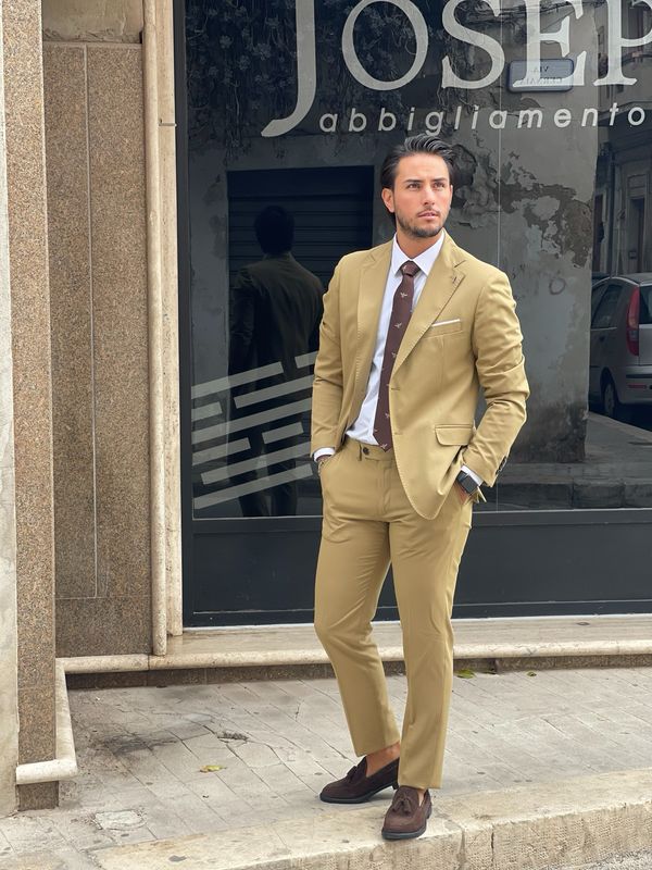 Abito beige elasticizzato