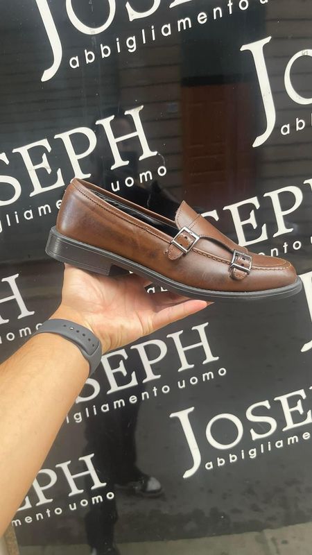 Scarpe elegante con chiusura laterale