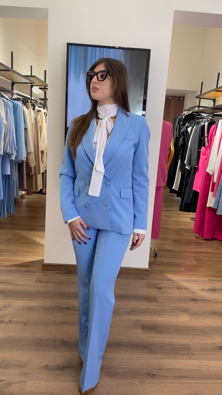 Tailleur doppio petto azzurro