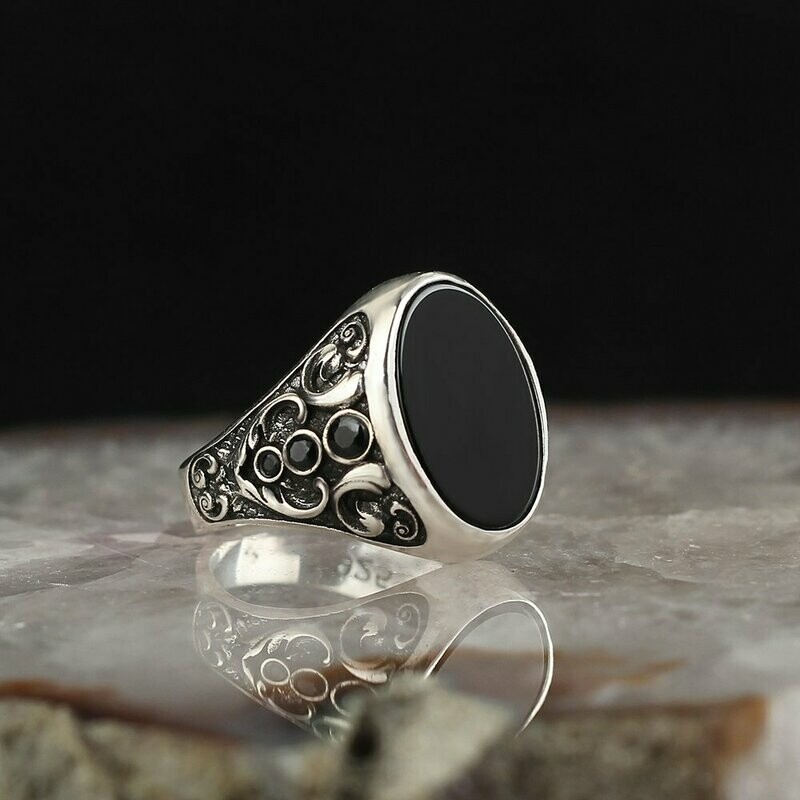 Hand Made pure 925 Silver Sterling Ring with Onyx Stone