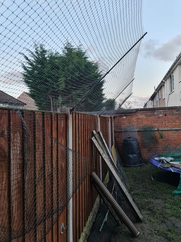 Cat fence kits 1 meter overhang, black , 10m to 100m