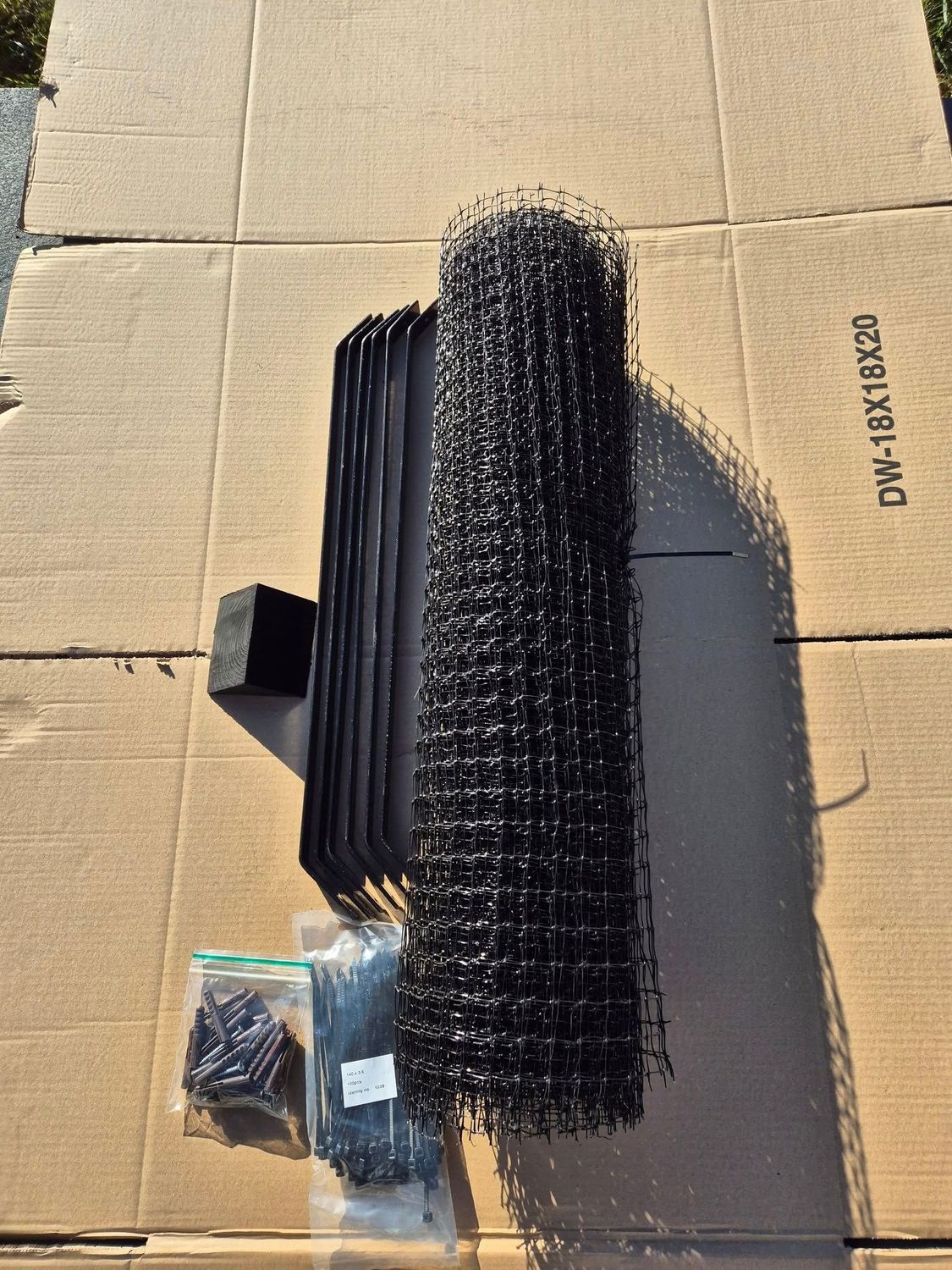 2 folds, Black Painted, Galvanized cat fence kits, 10m to 100m