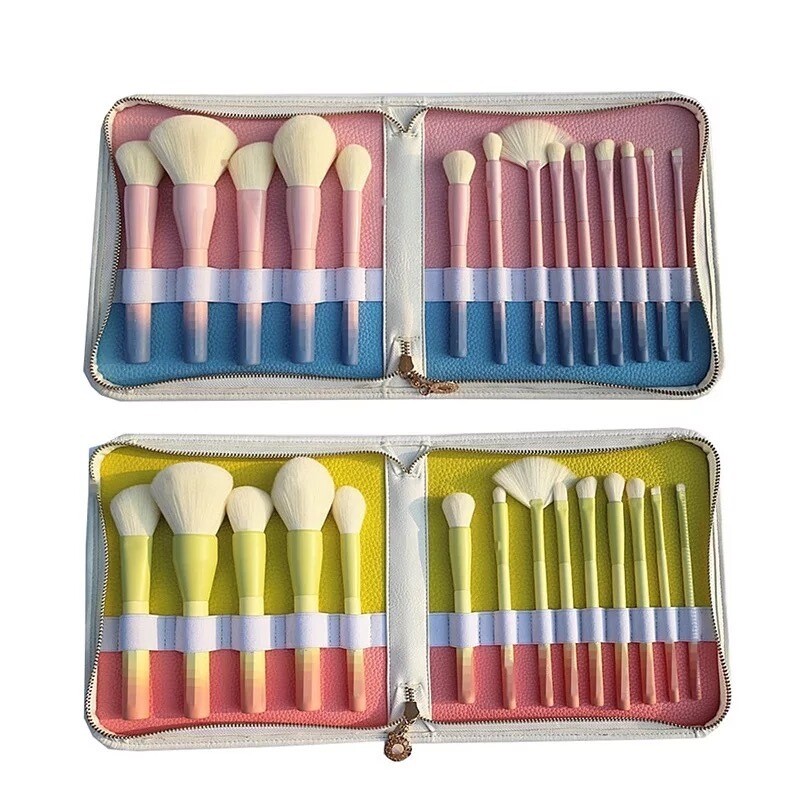 Cute makeup brushes