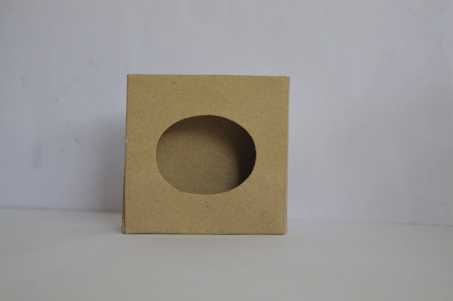 Brown oval window box(8cm*8 cm*3 cm)(SP10)