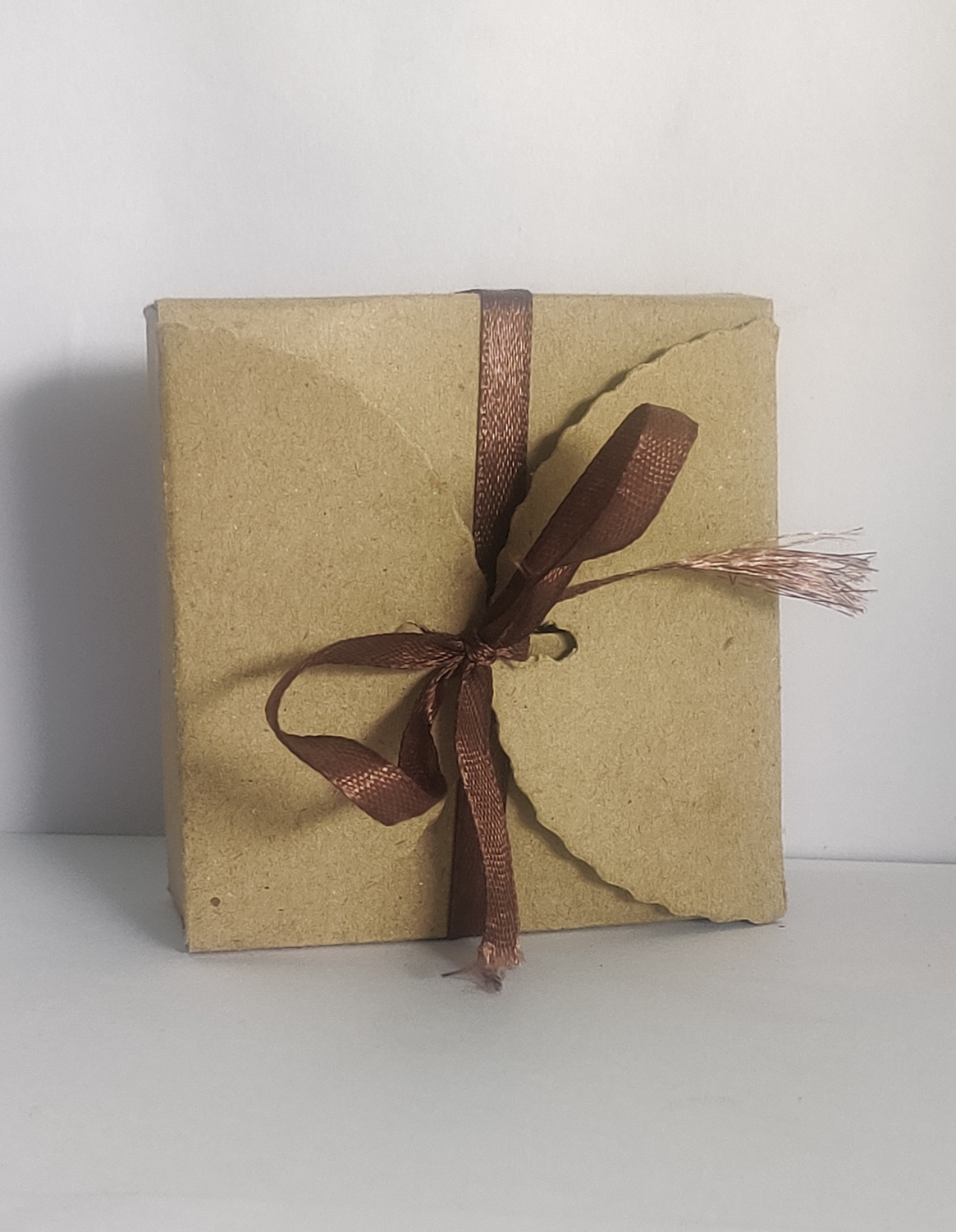 Brown lace lock box(8cm*8cm*3cm)(SP13)