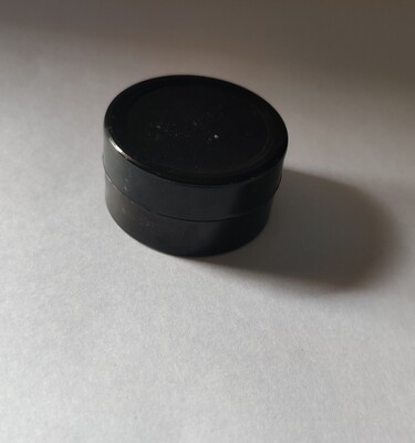 San jar (Amber) black cap 8 gm (SAN09)