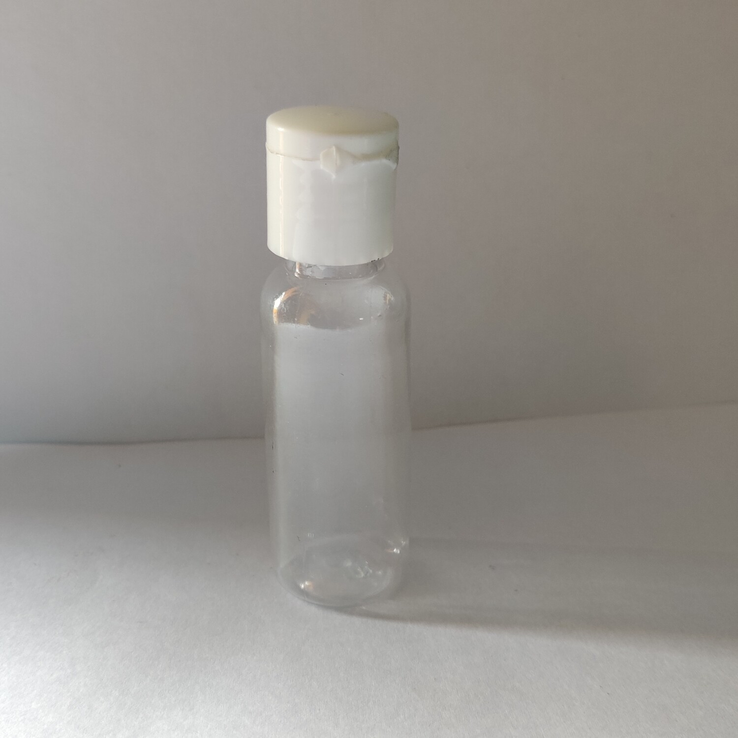 Fliptop Bottle round 30ml Black/White cap (FB01)