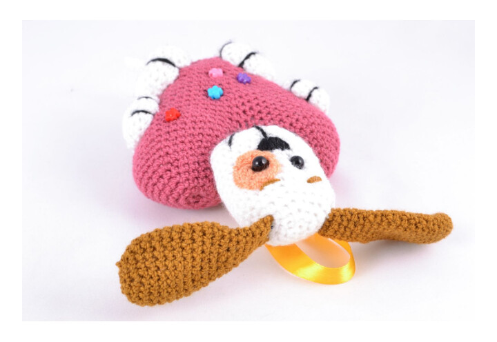 Soft crochet toy dog with heart MH-RO
