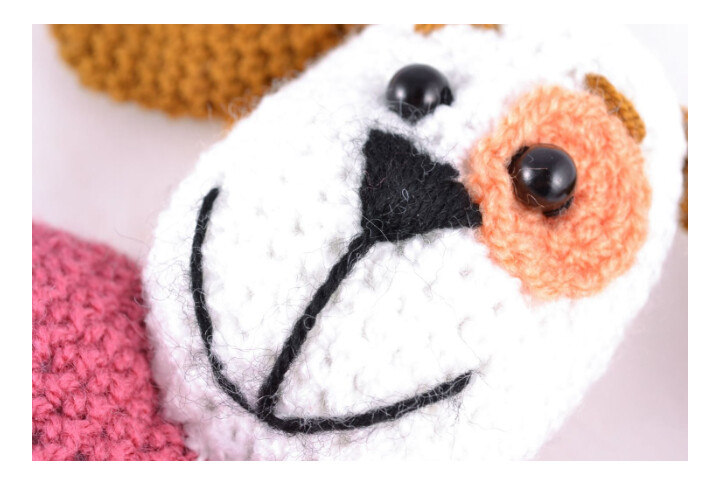 Soft crochet toy dog with heart MH-RO