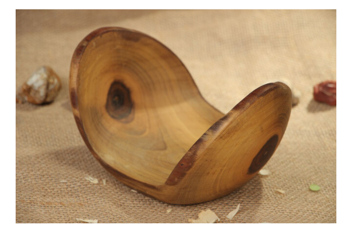 Wooden candy bowl of unusual shape
MH-RO