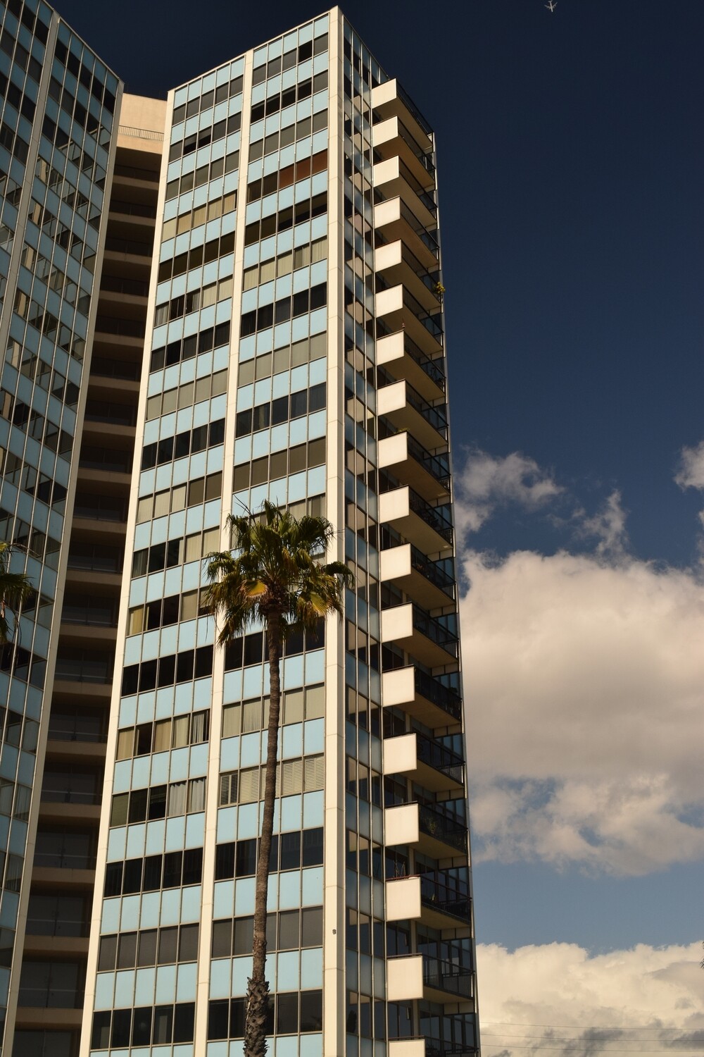 LB ICON-ANOTHER GALAXY Short Sleeve Crew Neck Graphic Tee Black